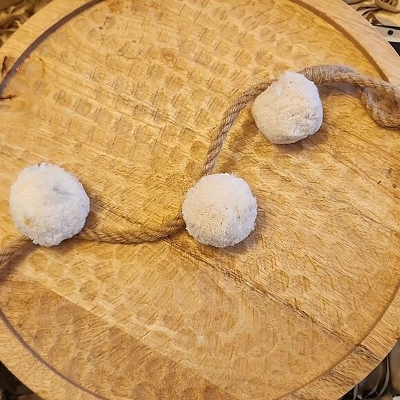 Pom Pom and Jute Decorative Rope - Picture 3 of 8